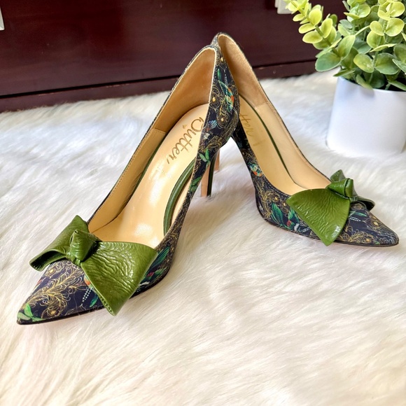 Butter Size 7.5 Made in Italy Heels Green Bow Peacock Print Pointed Toe Pumps - Picture 2 of 15
